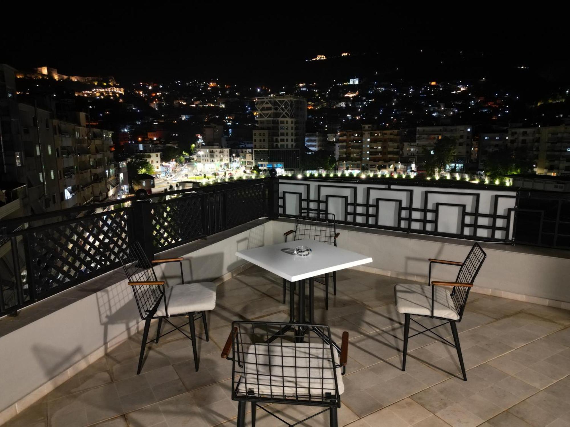 Rs Skendo Apartments Gjirokaster Bagian luar foto